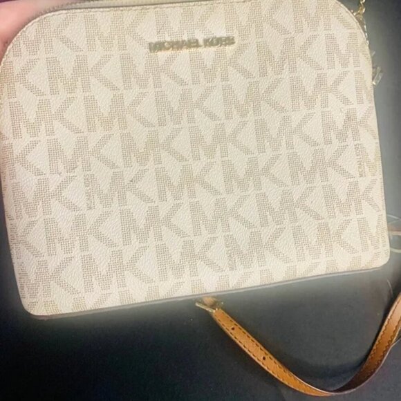 Michael Kors Handbags - Women’s‎ Michael Kors purse